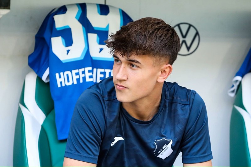 Mit 16 Jahren läuft Tom Bischof für die TSG Hoffenheim auf.