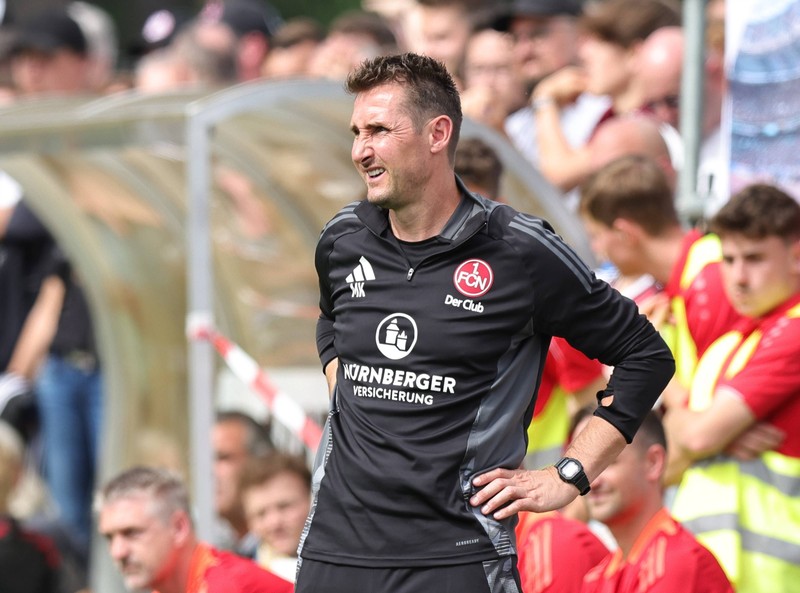 Miroslav Klose trainiert den 1. FC Nürnberg in der 2. Bundesliga.