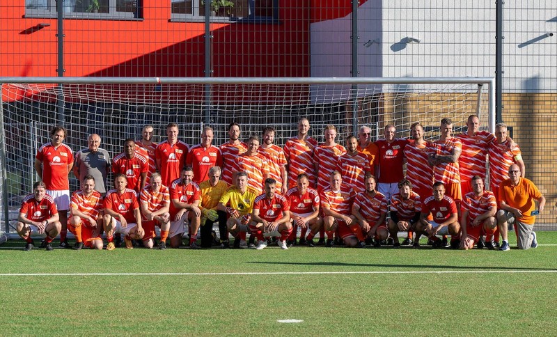 Das sind die Freundinnen der Spieler von Union Berlin.