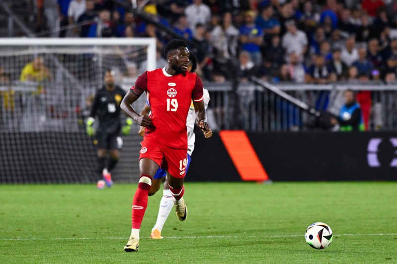 Alphonso Davies spielt in der kanadischen Nationalmannschaft.