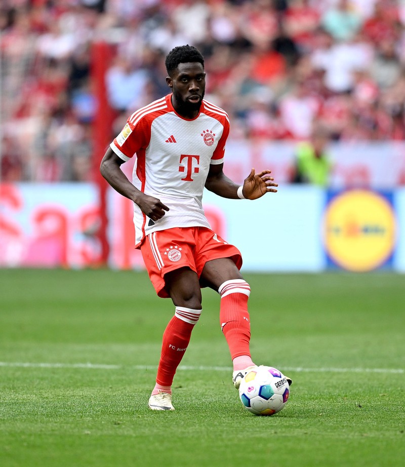 Wie viel verdient Alphonso Davies?