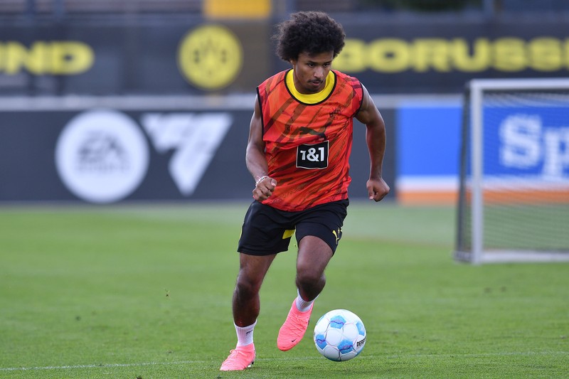 Karim Adeyemi spielt bei Borussia Dortmund.