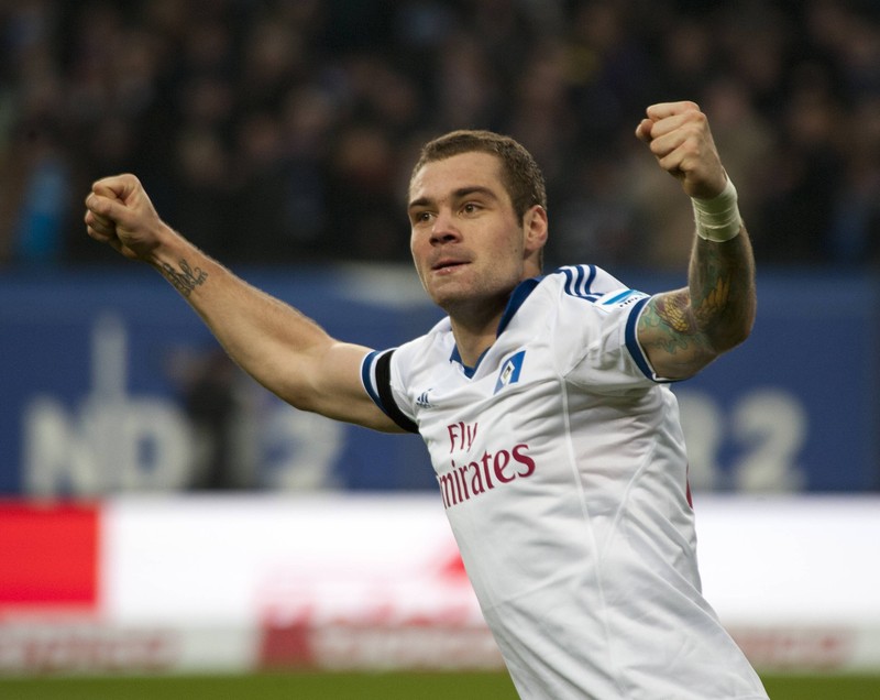 Lasogga hat in seiner Karriere bei einigen Vereinen gespielt.