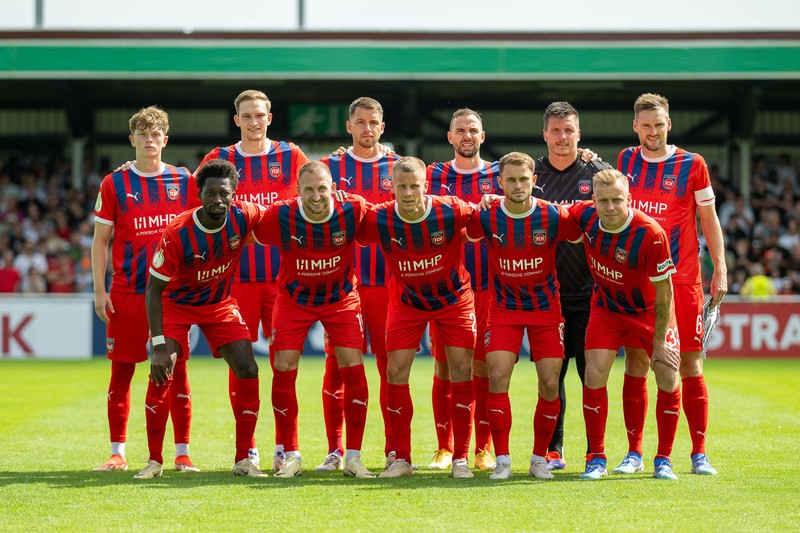 Wer sind die Freundinnen der Spieler des 1. FC Heidenheim?