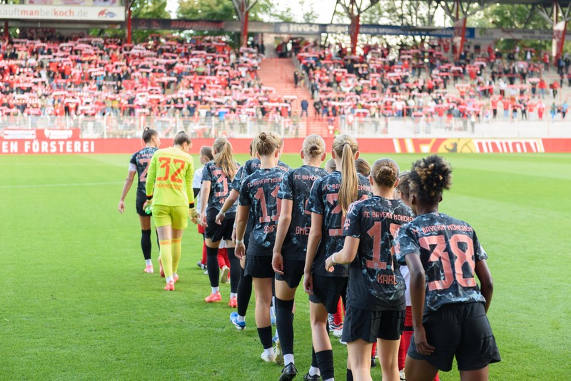 Der FC Bayern München hat eine sehr erfolgreiche Frauenmannschaft.