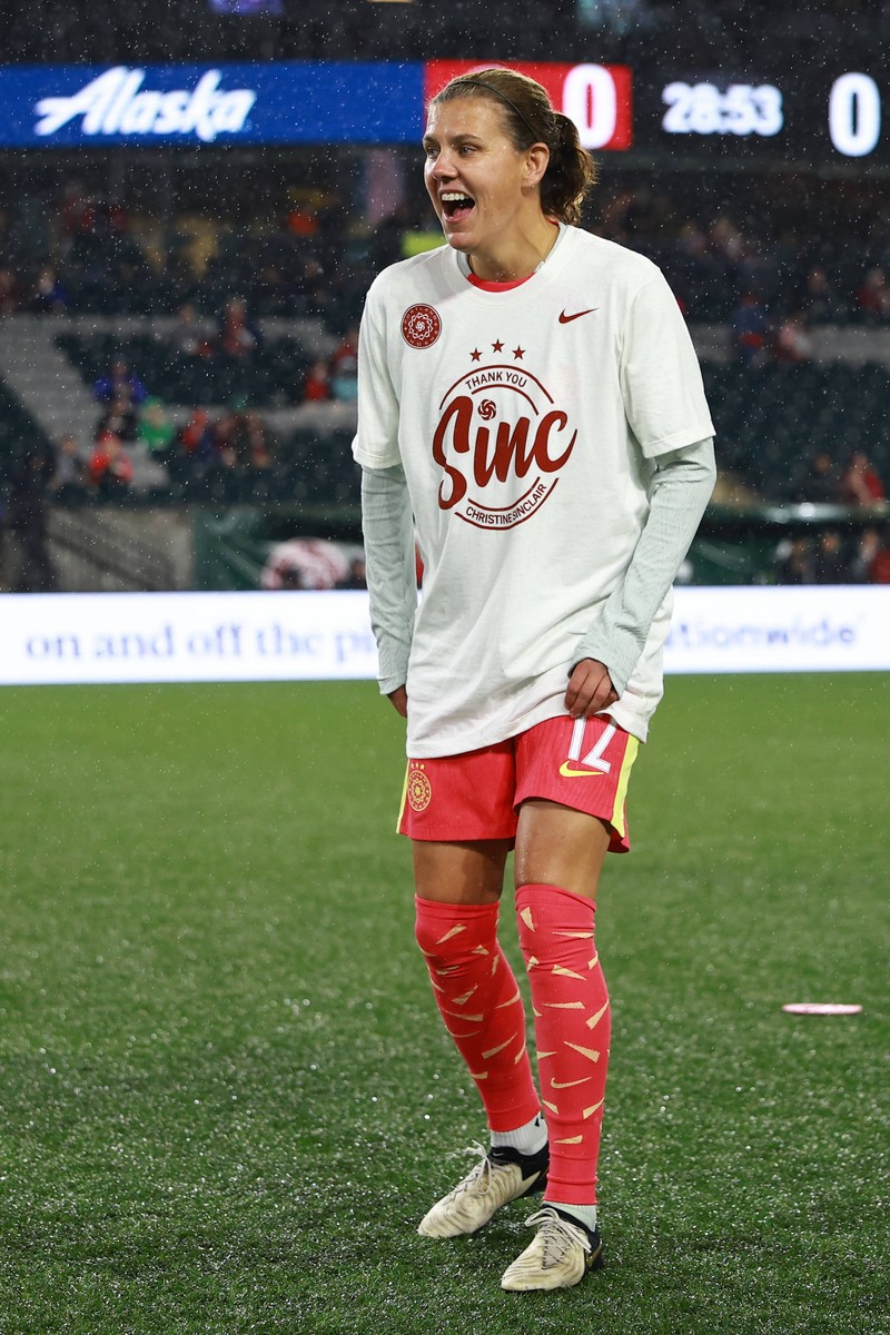 Christine Sinclair ist eine kanadische Fußballspielerin.