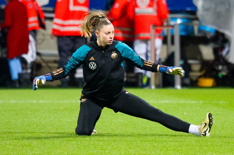 Rafaela Borggräfe steht bei der deutschen Nationalmannschaft im Tor.