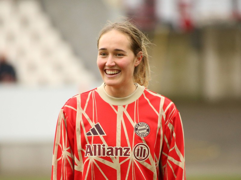 Sydney Lohmann studiert an einer Fernuni.