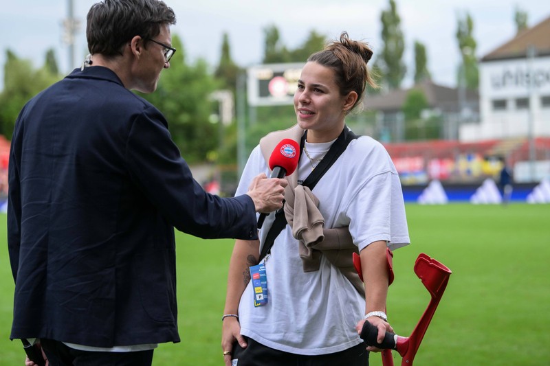 Lena Oberdorf leidet an ihrer Verletzung.