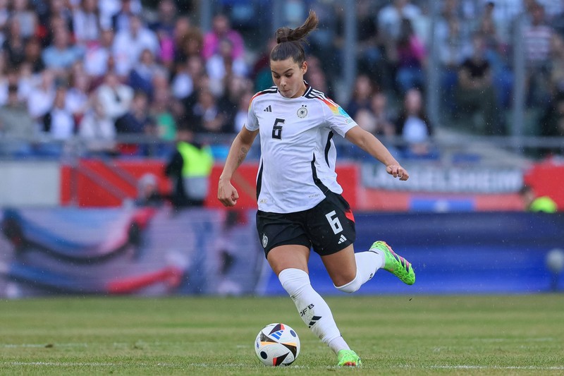 Lena Oberdorf spielt in der deutschen Nationalmannschaft.