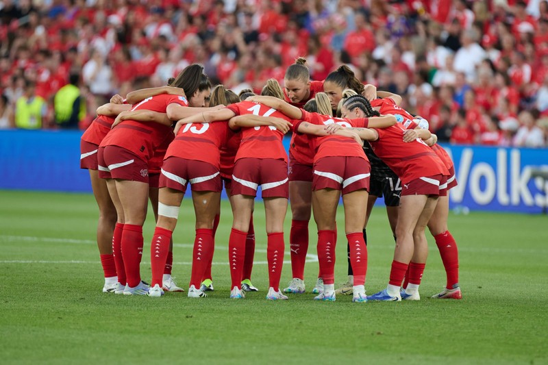 Warum spielen die Frauenfußballmannschaften gegen U15-Teams der Männer? Der Grund ist simpel.