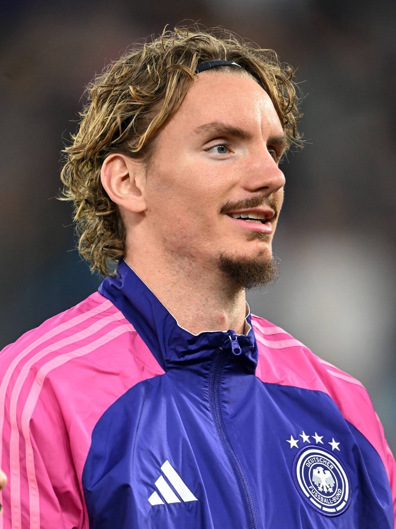 Nick Woltemade ist ein deutscher Fußballprofi.