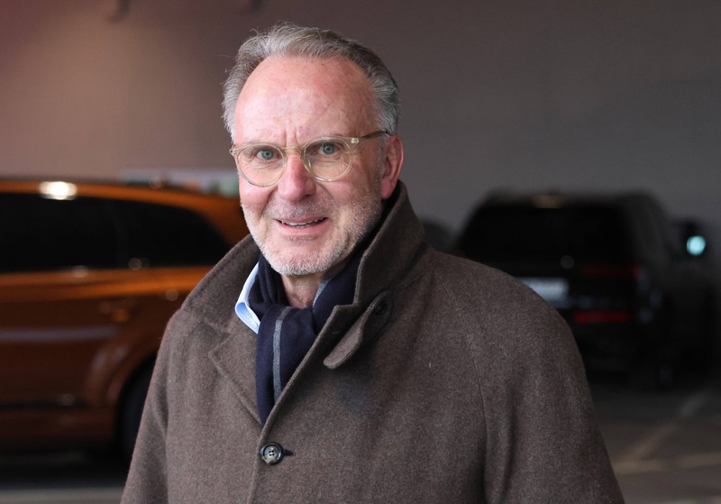 Karl-Heinz Rummenigge spricht sich gegen hohe Transfersummen aus.