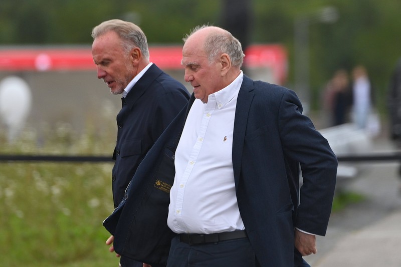 Rummenigge äußert sich zu Hoeneß Engagement für den FC Bayern.