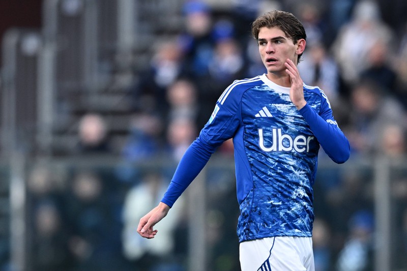 Nico Paz spielt beim italienischen Klub Como.