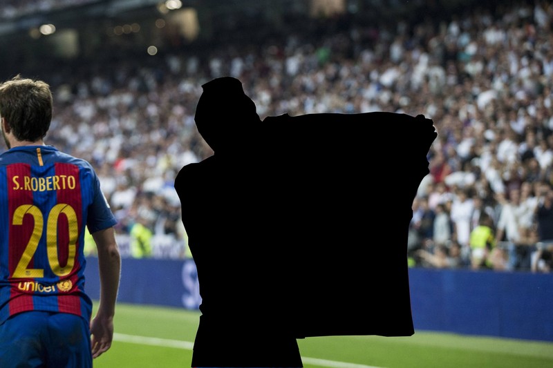 Die Geste wirkte wie das Aufhängen eines Bildes in einer Galerie.