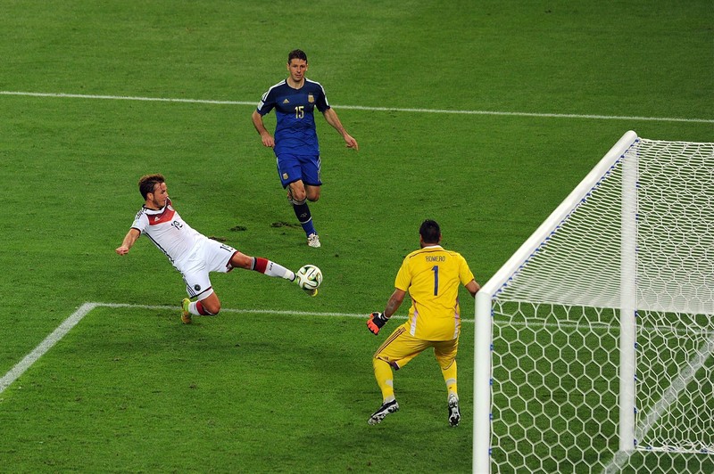 Mario Götze schiesst Deutschland im WM-Finale gegen Argentinien zum Titel.