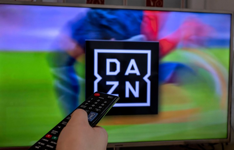 Sky und DAZN teilen sich die Rechte an der Übertragung der Bundesliga.