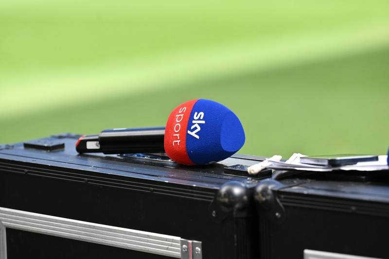 Sky und DAZN teilen sich die Rechte an der Übertragung der Bundesliga.