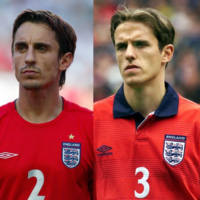 Beide Brüder spielten für die englische Nationalmannschaft.