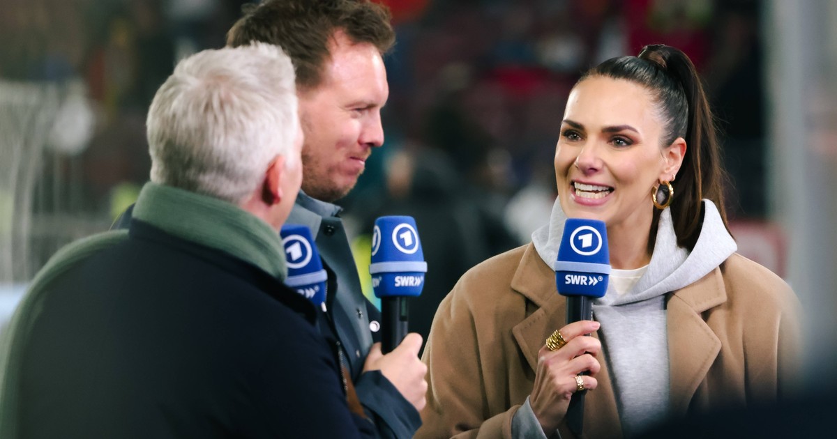 Vermögen & Gehalt: So viel verdienen die WM-Moderatoren und Experten
