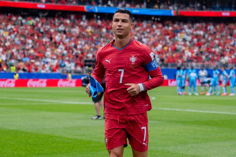 Auch Cristiano Ronaldo spielt 2026 noch auf dem Platz.
