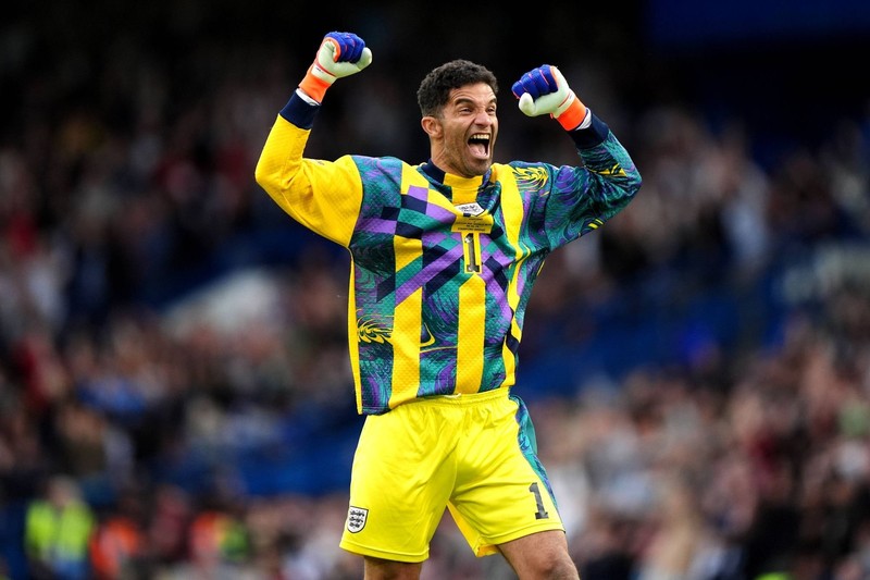 David James zählt zu den erfahrensten WM-Spielern und stand auch im hohen Fußballeralter noch für England zwischen den Pfosten.