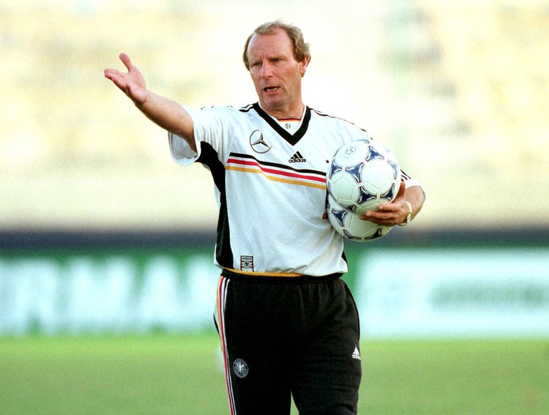 Nach schwachen Partien hatte der Trainer stets eine kreative Spielanalyse parat.