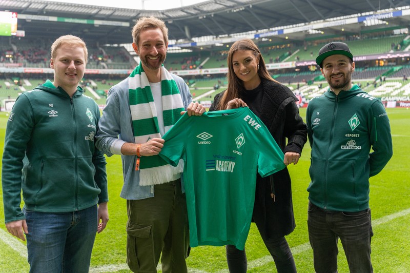 Laura Wontorra ist Werder Bremen Fan.